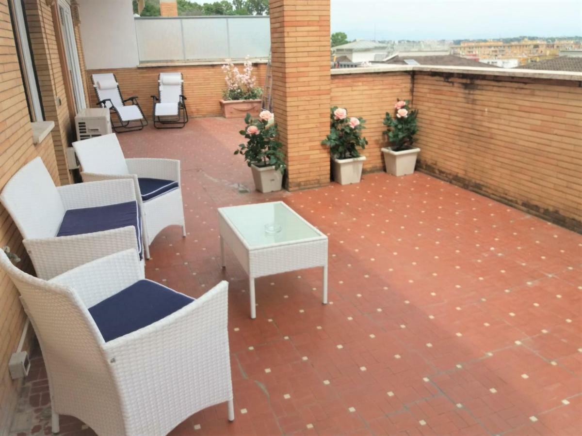 Vatican Flowers Ii Apartment